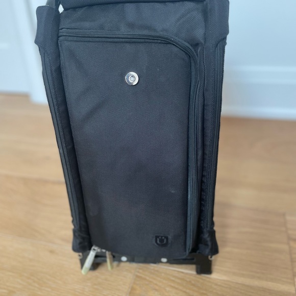 Makeup forever Pro Artist makeup bag. - Picture 6 of 7